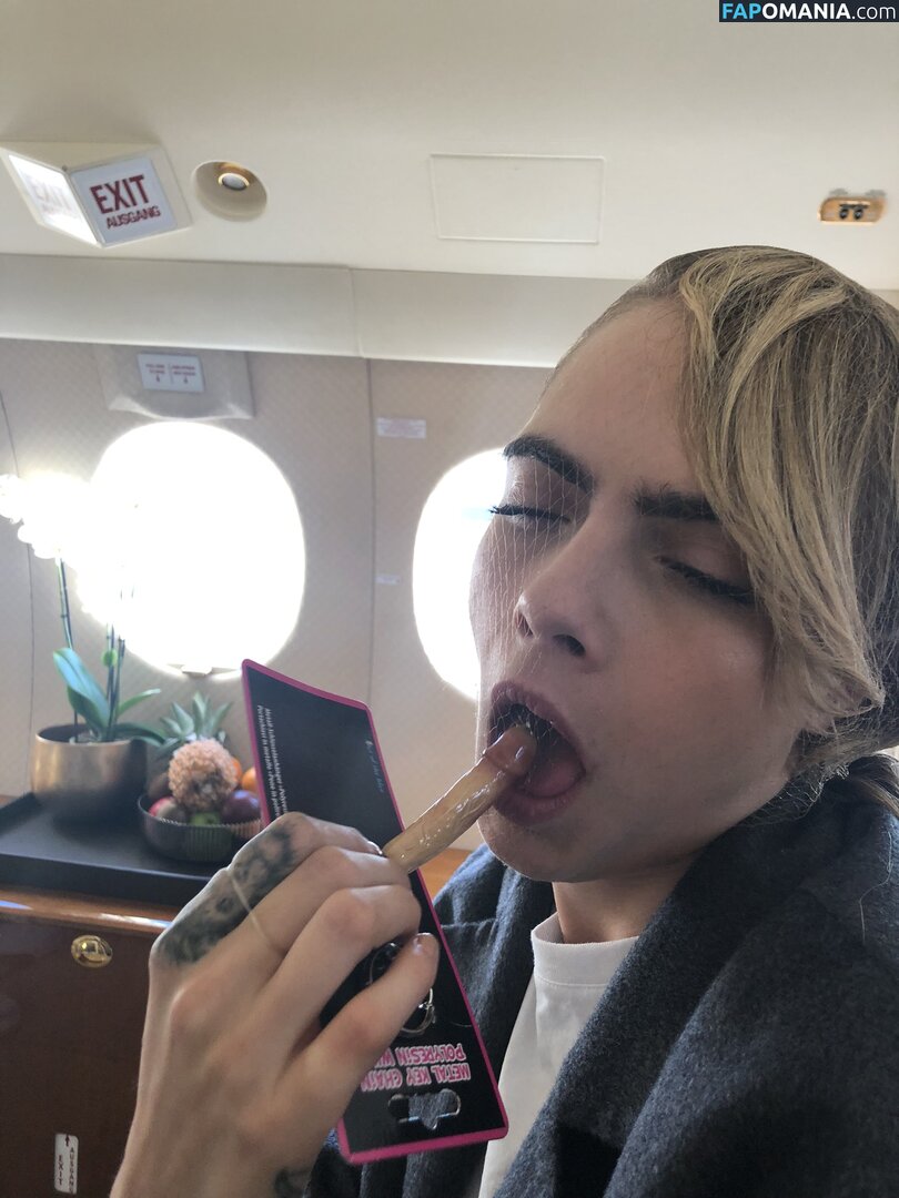 Ashley Benson And Cara Delevingne Γυμνός Διαρρεύσαστη φωτογραφία #53