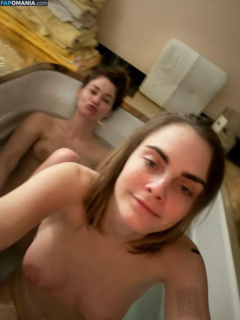 Ashley Benson And Cara Delevingne Γυμνός Διαρρεύσαστη φωτογραφία #69