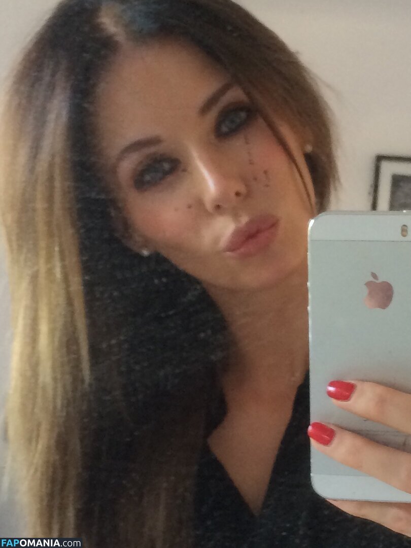 Ashley Mulheron Γυμνός Διαρρεύσαστη φωτογραφία #1