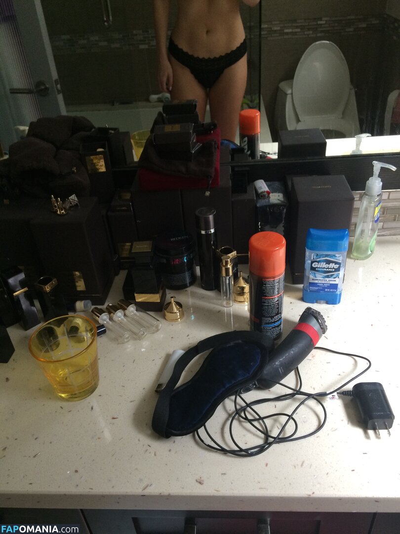 Ashley Mulheron Γυμνός Διαρρεύσαστη φωτογραφία #196