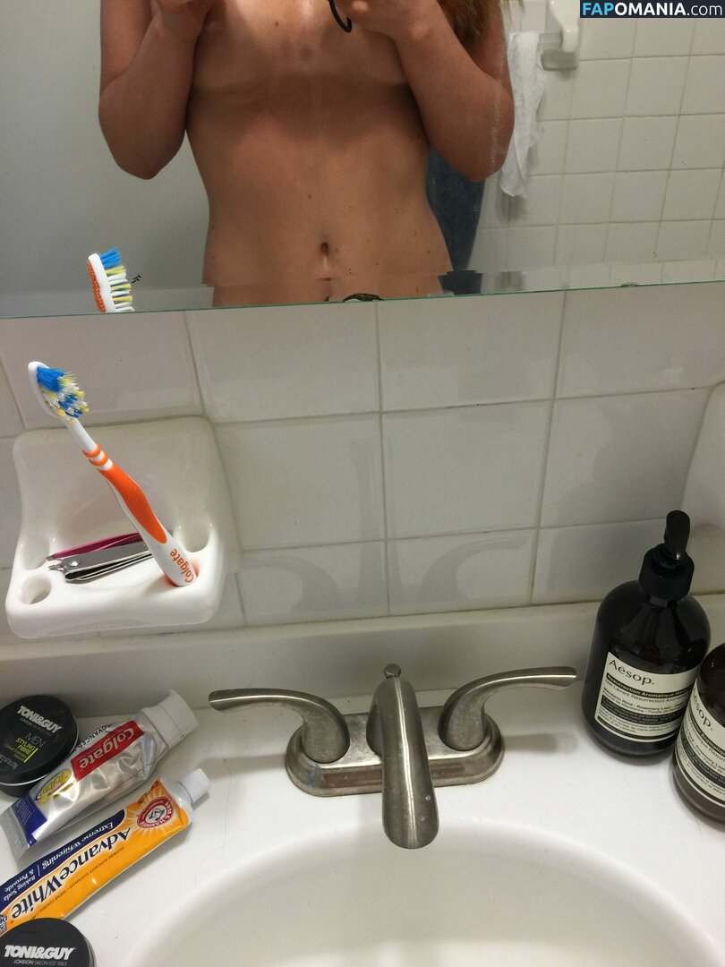 Bonnie Wright Γυμνός Διαρρεύσαστη φωτογραφία #9