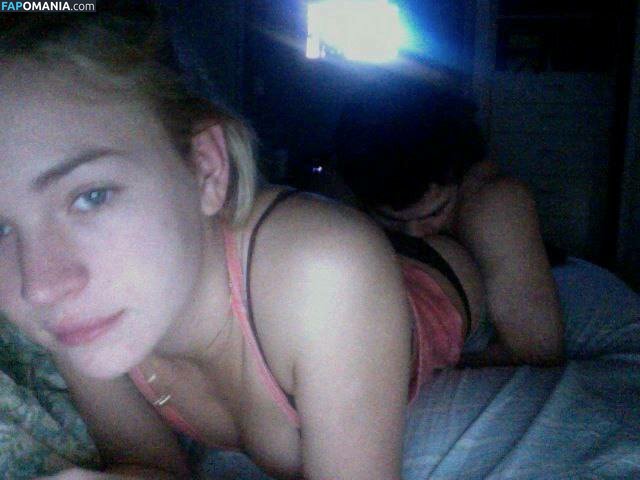 Britt Robertson Γυμνός Διαρρεύσαστη φωτογραφία #9