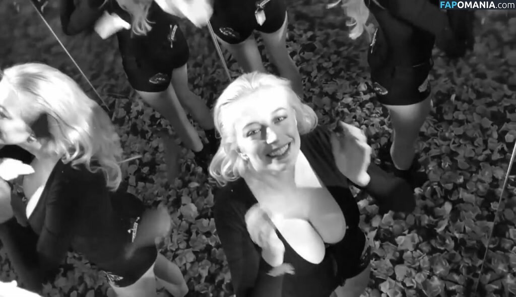Caroline Vreeland Γυμνός Διαρρεύσαστη φωτογραφία #18