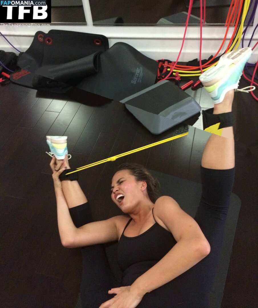 Chrissy Teigen Γυμνός Διαρρεύσαστη φωτογραφία #1