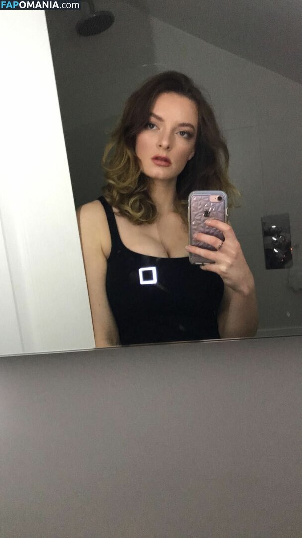 Dakota Blue Richards Γυμνός Διαρρεύσαστη φωτογραφία #9