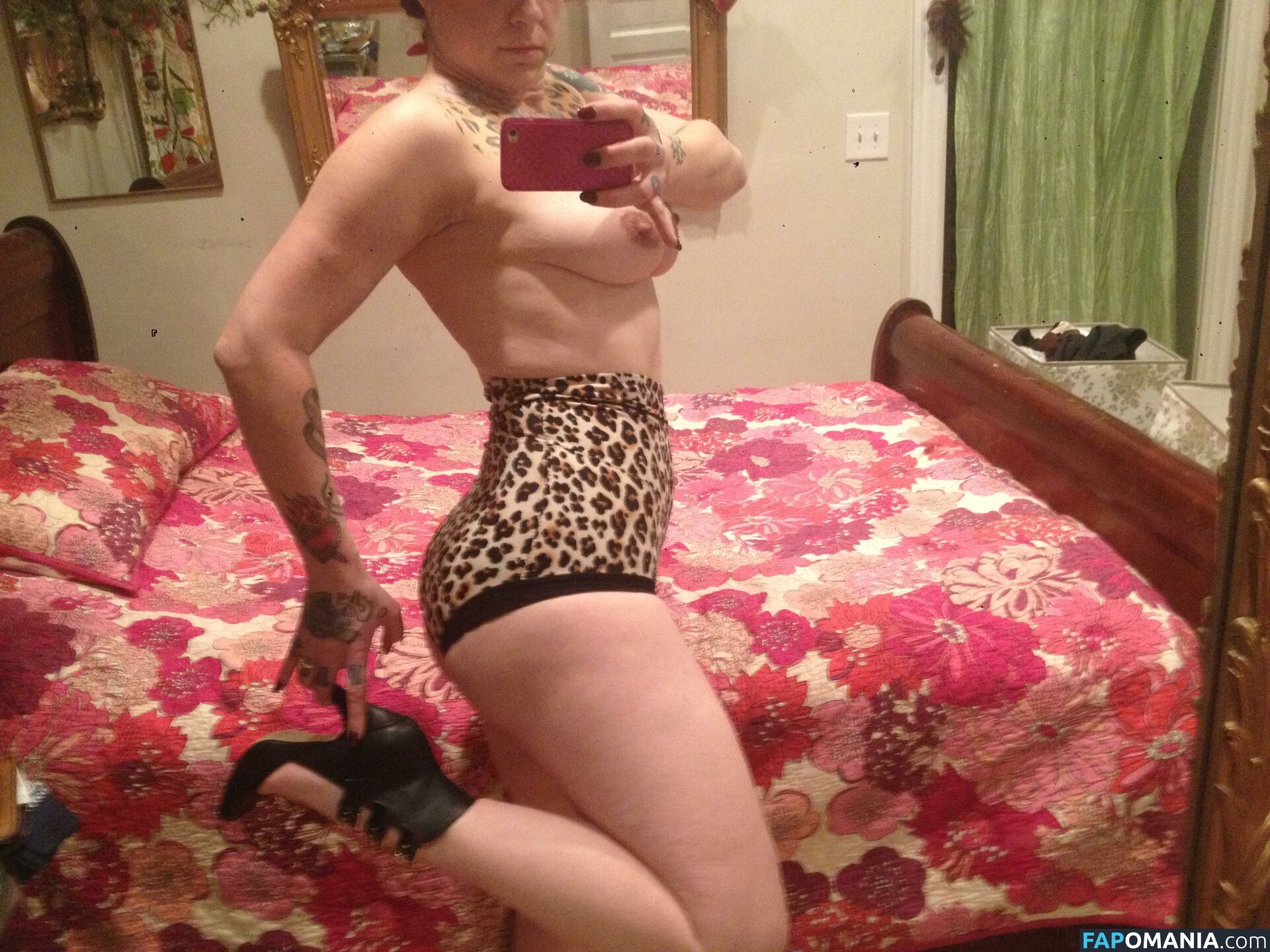 Danielle Colby Γυμνός Διαρρεύσαστη φωτογραφία #5