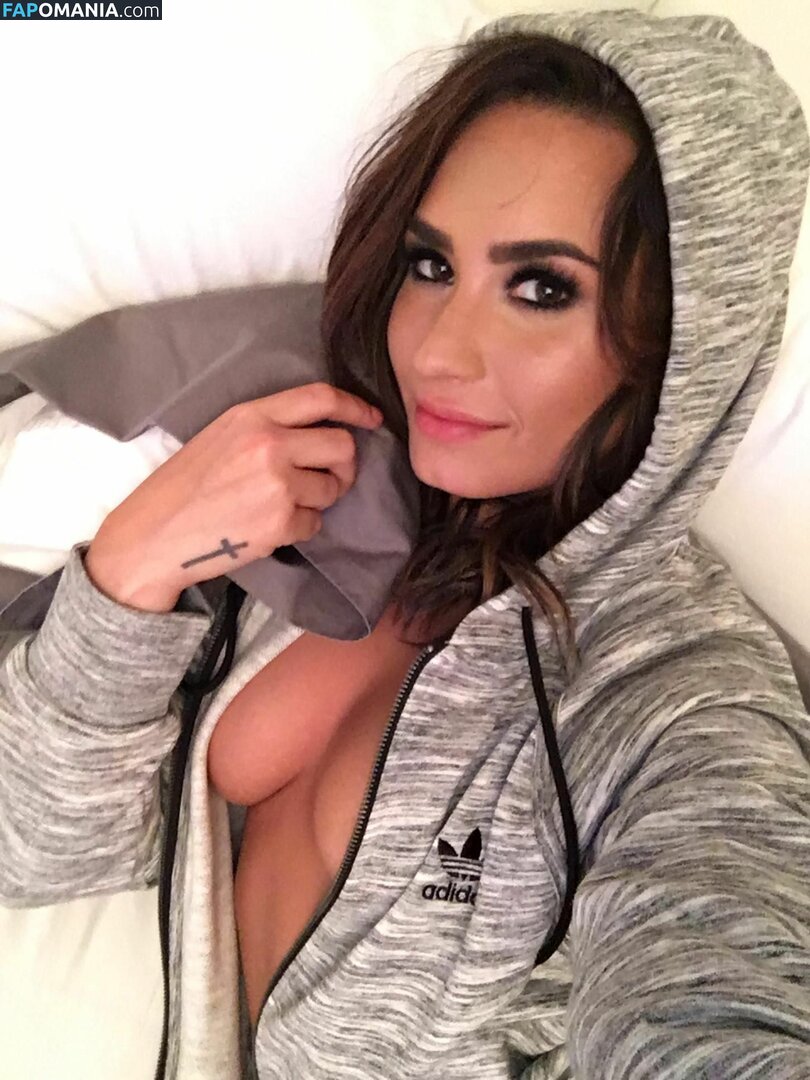 Demi Lovato Γυμνός Διαρρεύσαστη φωτογραφία #7