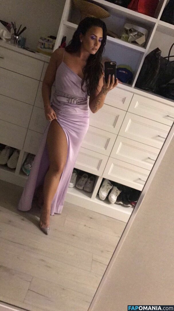 Demi Lovato Γυμνός Διαρρεύσαστη φωτογραφία #35