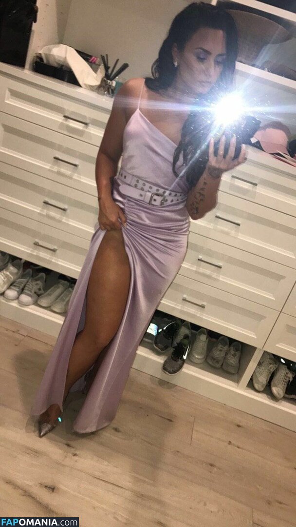 Demi Lovato Γυμνός Διαρρεύσαστη φωτογραφία #37