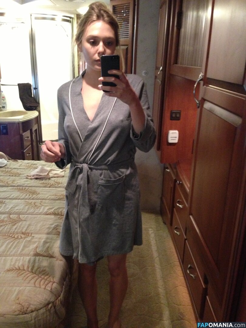 Elizabeth Olsen Γυμνός Διαρρεύσαστη φωτογραφία #3