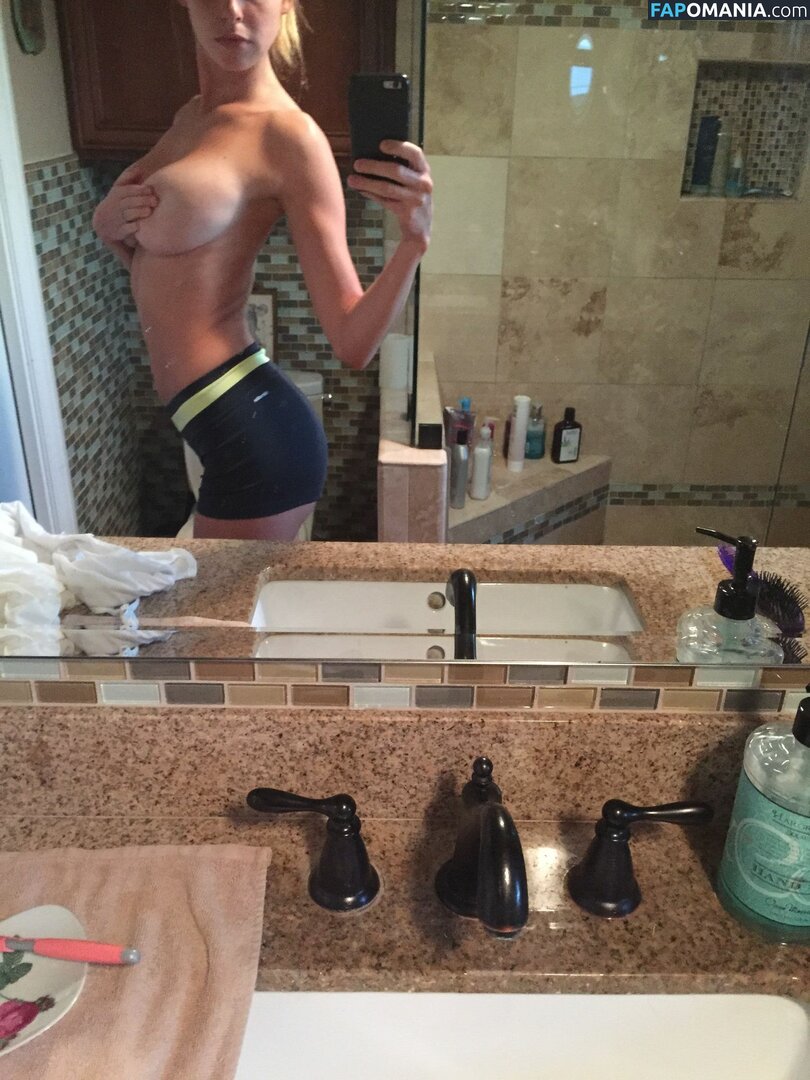 Elizabeth Turner Γυμνός Διαρρεύσαστη φωτογραφία #50