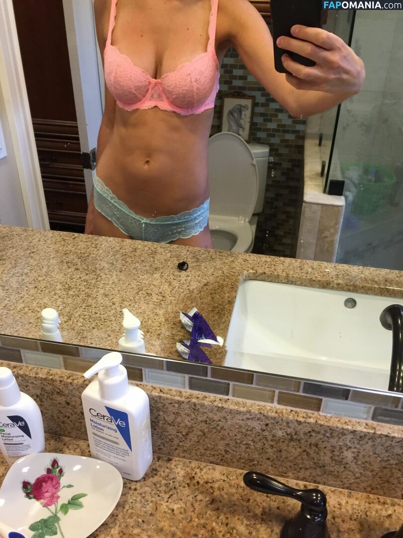 Elizabeth Turner Γυμνός Διαρρεύσαστη φωτογραφία #59