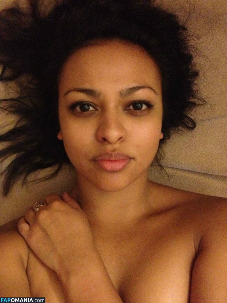 Ellenore Scott Γυμνός Διαρρεύσαστη φωτογραφία #1