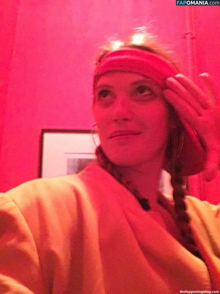 Fleur Geffrier Γυμνός Διαρρεύσαστη φωτογραφία #31