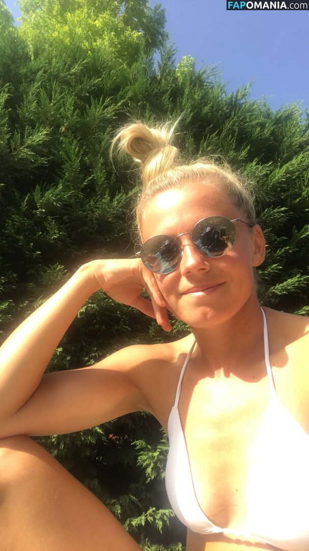 Julia Simic Γυμνός Διαρρεύσαστη φωτογραφία #8