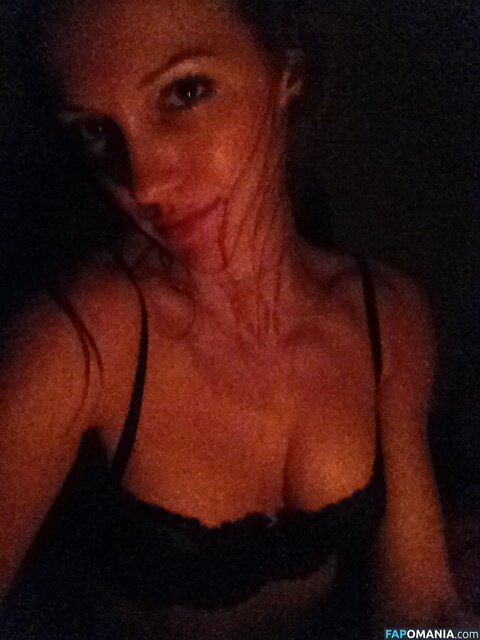 Katie Cassidy Γυμνός Διαρρεύσαστη φωτογραφία #7