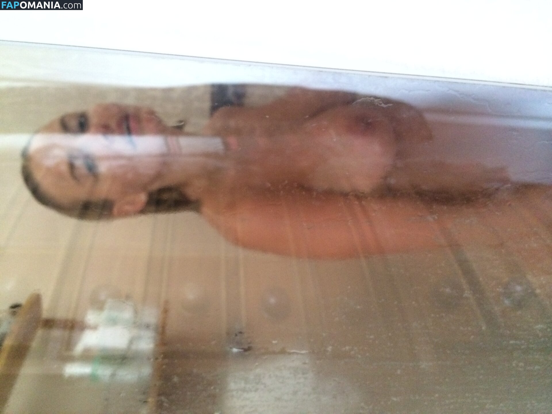 Lara Bingle Γυμνός Διαρρεύσαστη φωτογραφία #226