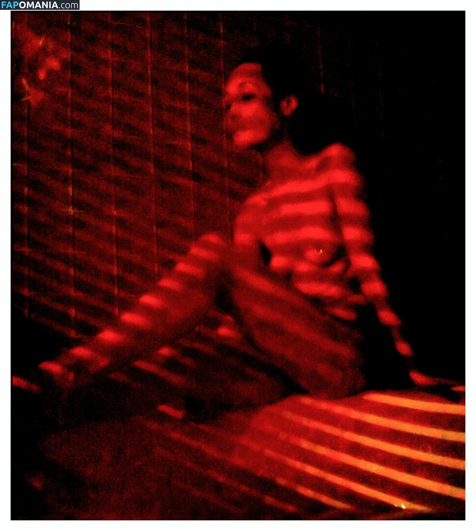 Maggie Q Γυμνός Διαρρεύσαστη φωτογραφία #5