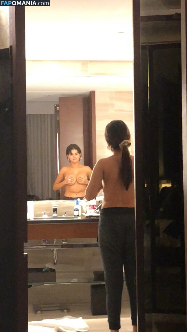 Selena Gomez Γυμνός Διαρρεύσαστη φωτογραφία #34