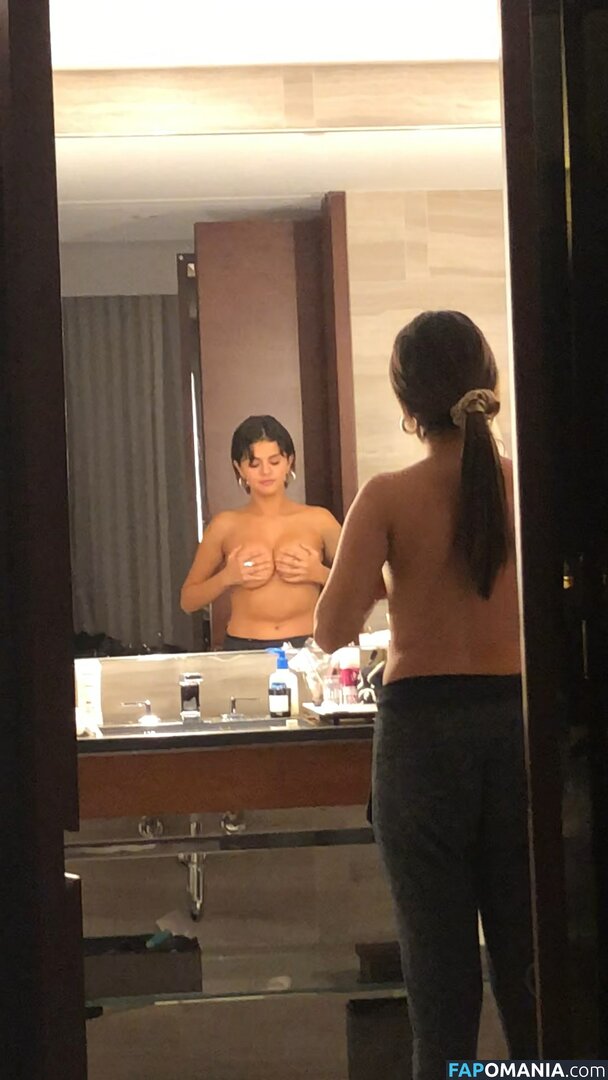 Selena Gomez Γυμνός Διαρρεύσαστη φωτογραφία #35
