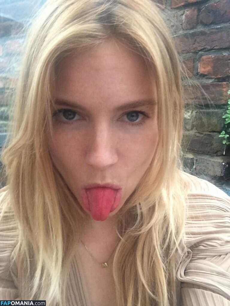 Sienna Miller Γυμνός Διαρρεύσαστη φωτογραφία #23