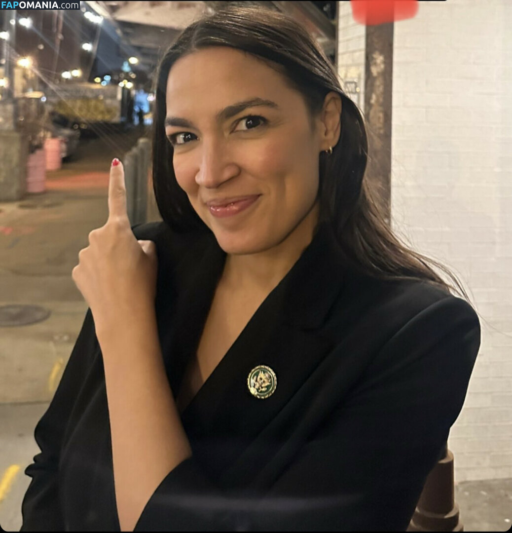 AOC / Alexandria Ocasio-Cortez Γυμνός OnlyFans  Διαρρεύσαστη φωτογραφία #55