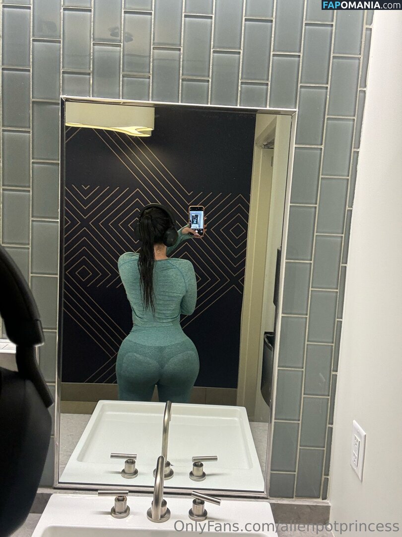 AlienPotPrincess / _alienpotprincess_ Γυμνός OnlyFans  Διαρρεύσαστη φωτογραφία #4