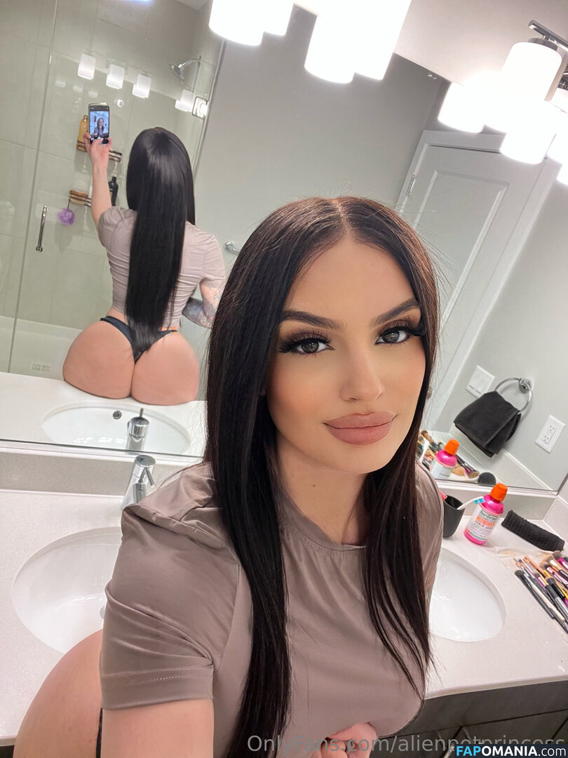 AlienPotPrincess / _alienpotprincess_ Γυμνός OnlyFans  Διαρρεύσαστη φωτογραφία #8