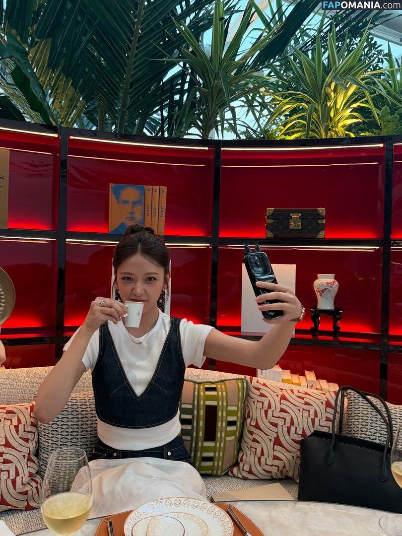 An IVE / An Yujin 안유진 | / _yujin_an Γυμνός OnlyFans  Διαρρεύσαστη φωτογραφία #4