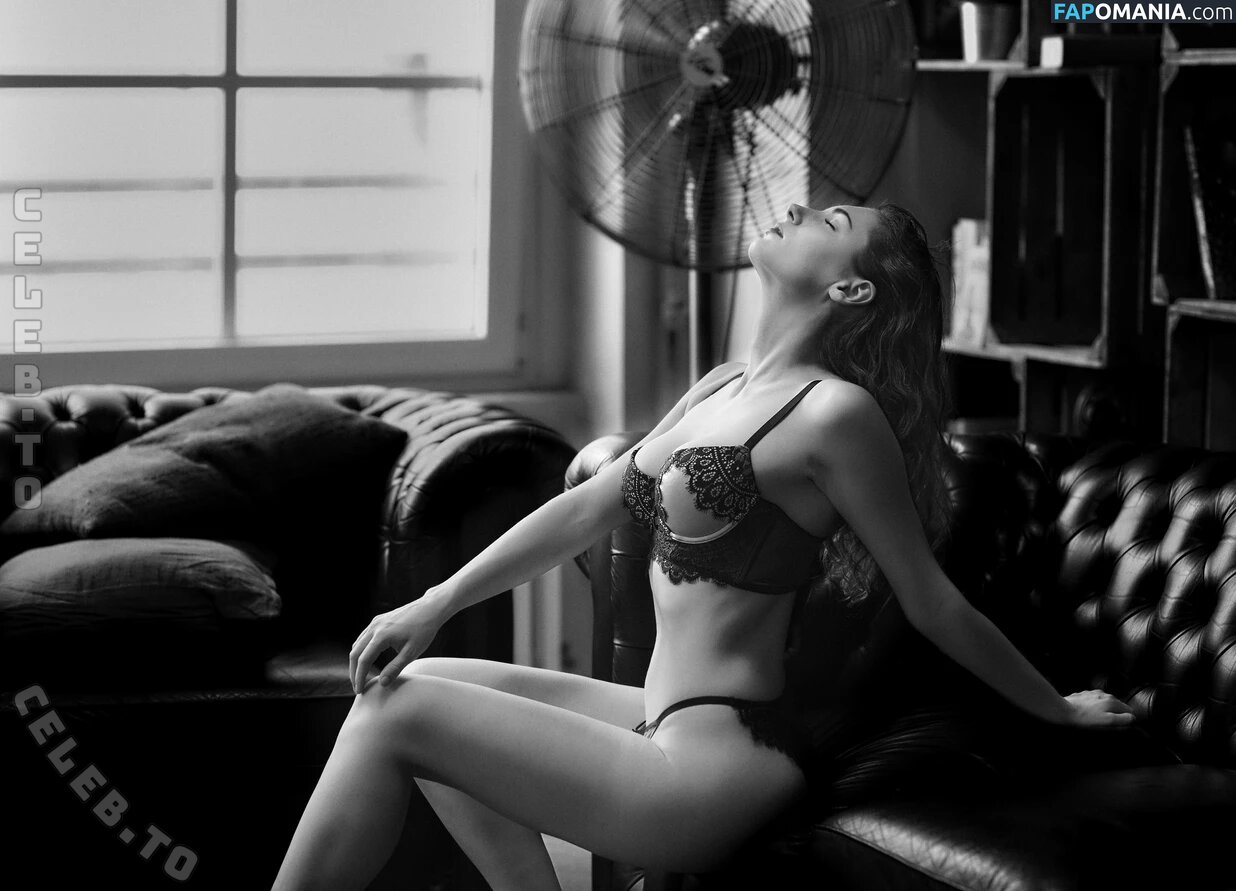 caro_petitemodel / petitemodelCaro Γυμνός OnlyFans  Διαρρεύσαστη φωτογραφία #3