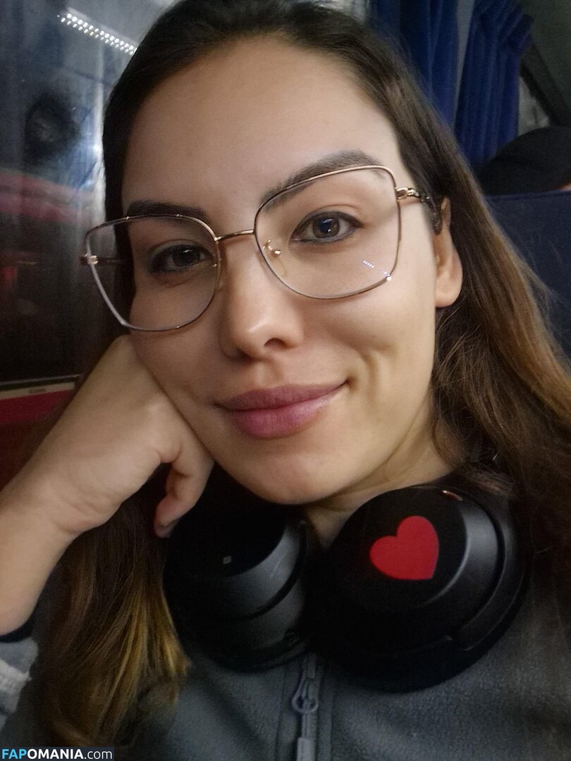 Certain-Key-3288 / gisele.kimura / giselekimura Γυμνός OnlyFans  Διαρρεύσαστη φωτογραφία #1