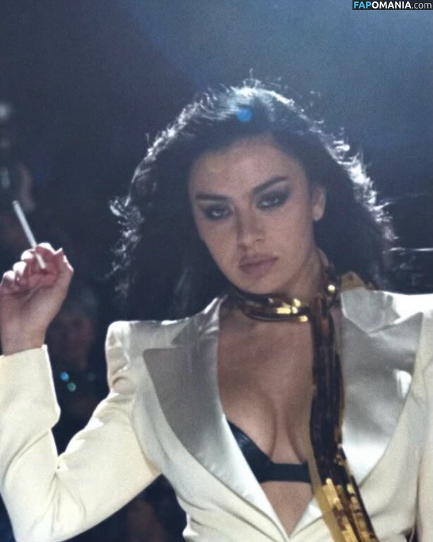 Charli XCX / charli_xcx / charlignarly / charlixcx / https: Γυμνός OnlyFans  Διαρρεύσαστη φωτογραφία #1268