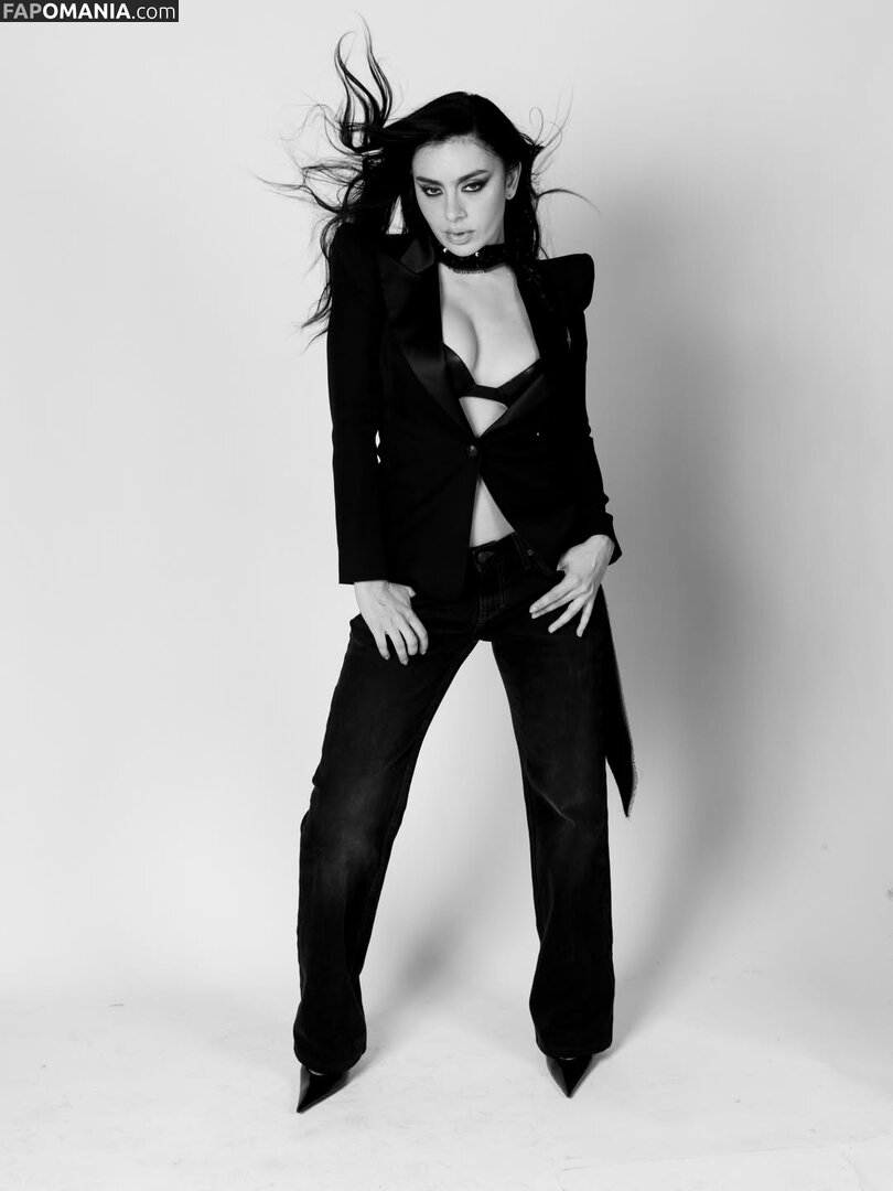 Charli XCX / charli_xcx / charlignarly / charlixcx / https: Γυμνός OnlyFans  Διαρρεύσαστη φωτογραφία #1272
