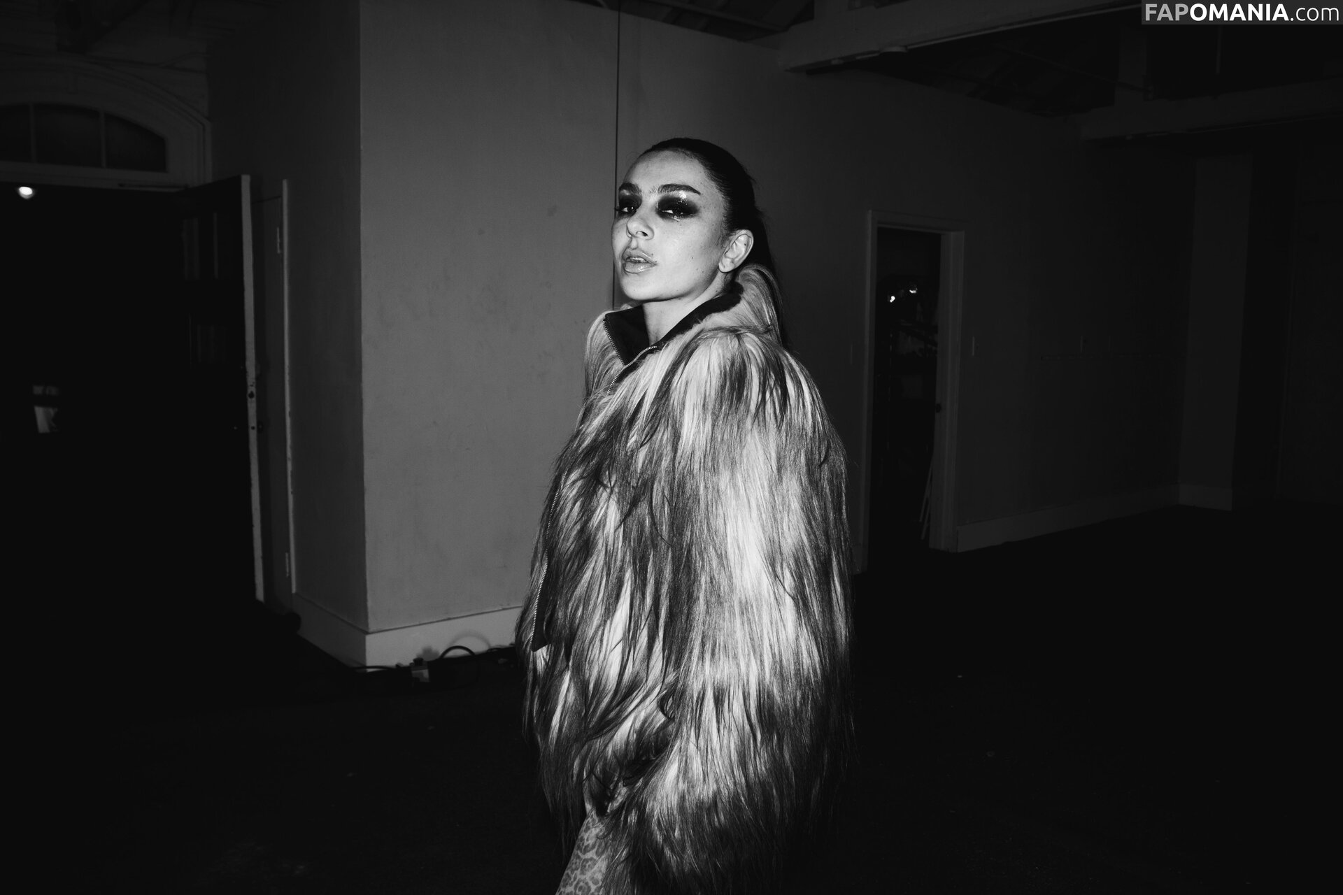 Charli XCX / charli_xcx / charlignarly / charlixcx / https: Γυμνός OnlyFans  Διαρρεύσαστη φωτογραφία #1280