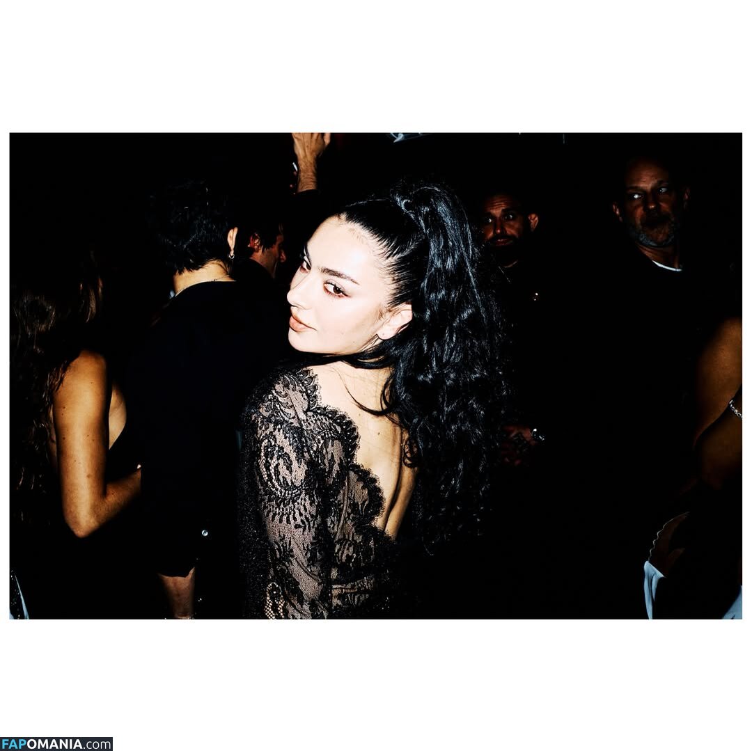 Charli XCX / charli_xcx / charlignarly / charlixcx / https: Γυμνός OnlyFans  Διαρρεύσαστη φωτογραφία #1285