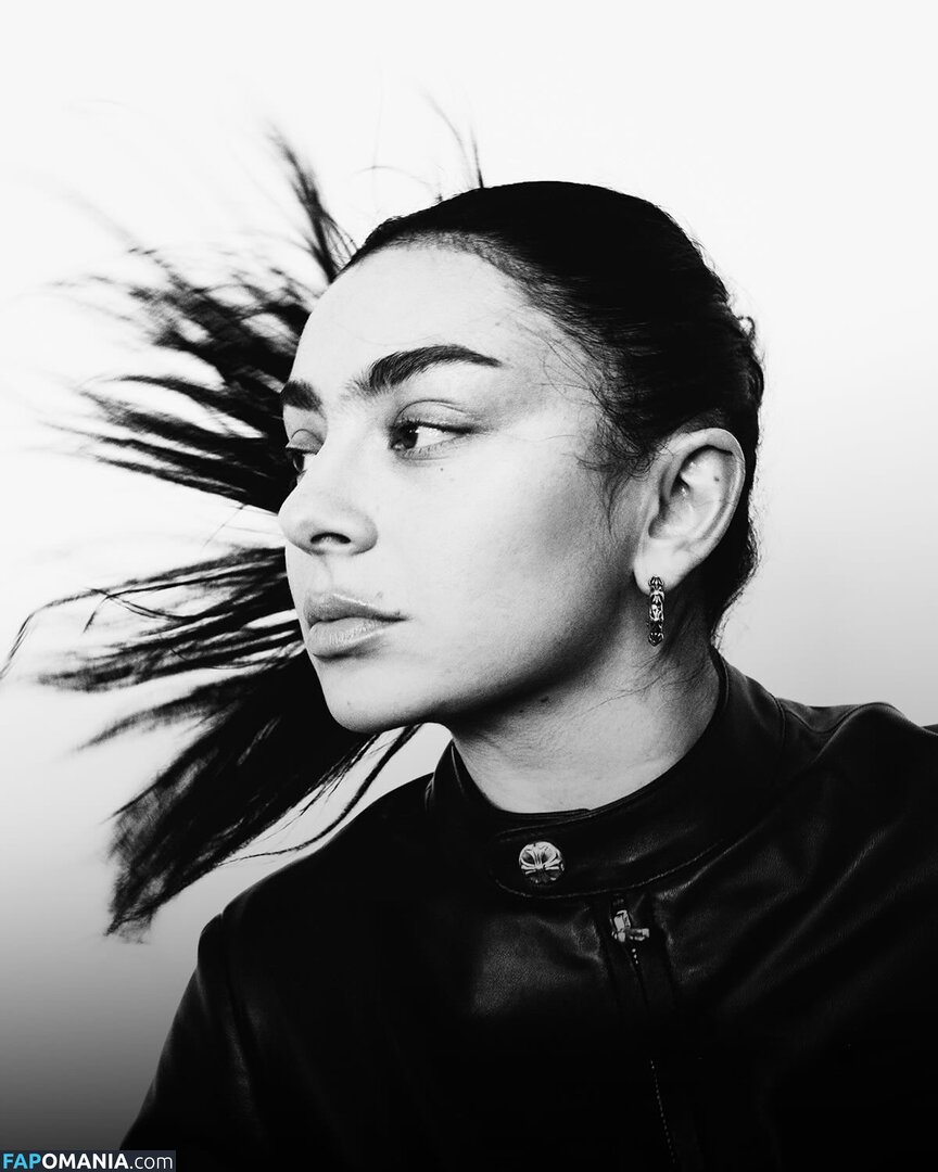 Charli XCX / charli_xcx / charlignarly / charlixcx / https: Γυμνός OnlyFans  Διαρρεύσαστη φωτογραφία #1287
