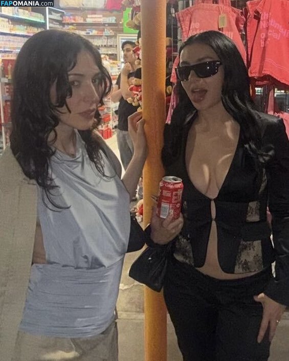 Charli XCX / charli_xcx / charlignarly / charlixcx / https: Γυμνός OnlyFans  Διαρρεύσαστη φωτογραφία #1288