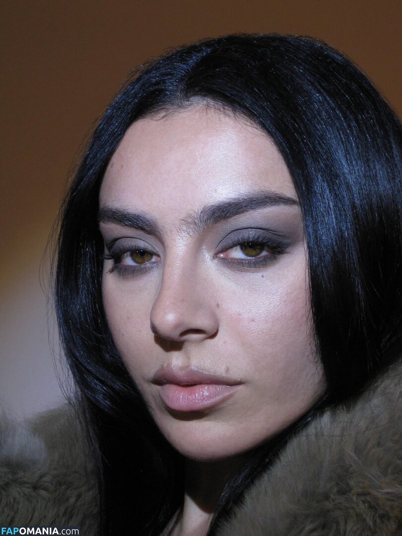 Charli XCX / charli_xcx / charlignarly / charlixcx / https: Γυμνός OnlyFans  Διαρρεύσαστη φωτογραφία #1292