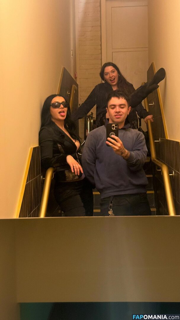 Charli XCX / charli_xcx / charlignarly / charlixcx / https: Γυμνός OnlyFans  Διαρρεύσαστη φωτογραφία #1296