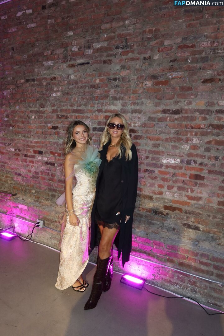 Chasity and Elli Nolan Γυμνός OnlyFans  Διαρρεύσαστη φωτογραφία #3