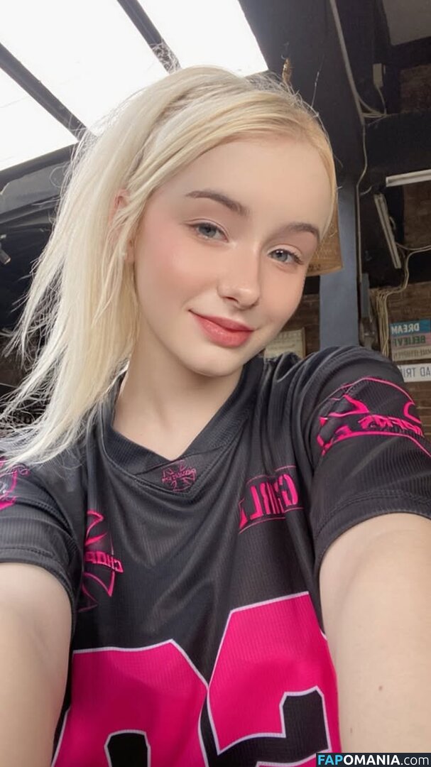 BuleBarbie / Dasha Gartman / bulebarbie_official Γυμνός OnlyFans  Διαρρεύσαστη φωτογραφία #1