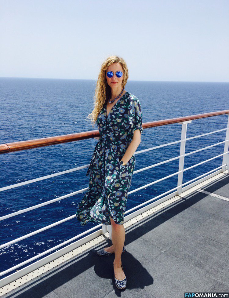 Dr Suzannah Lipscomb / https: / sixteenthcgirl Γυμνός OnlyFans  Διαρρεύσαστη φωτογραφία #2