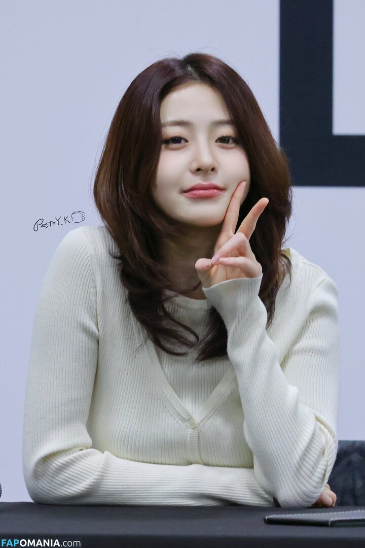 Huh Yunjin 허윤진 / LESSERAFIM / yunjin_lesserafims Γυμνός OnlyFans  Διαρρεύσαστη φωτογραφία #4