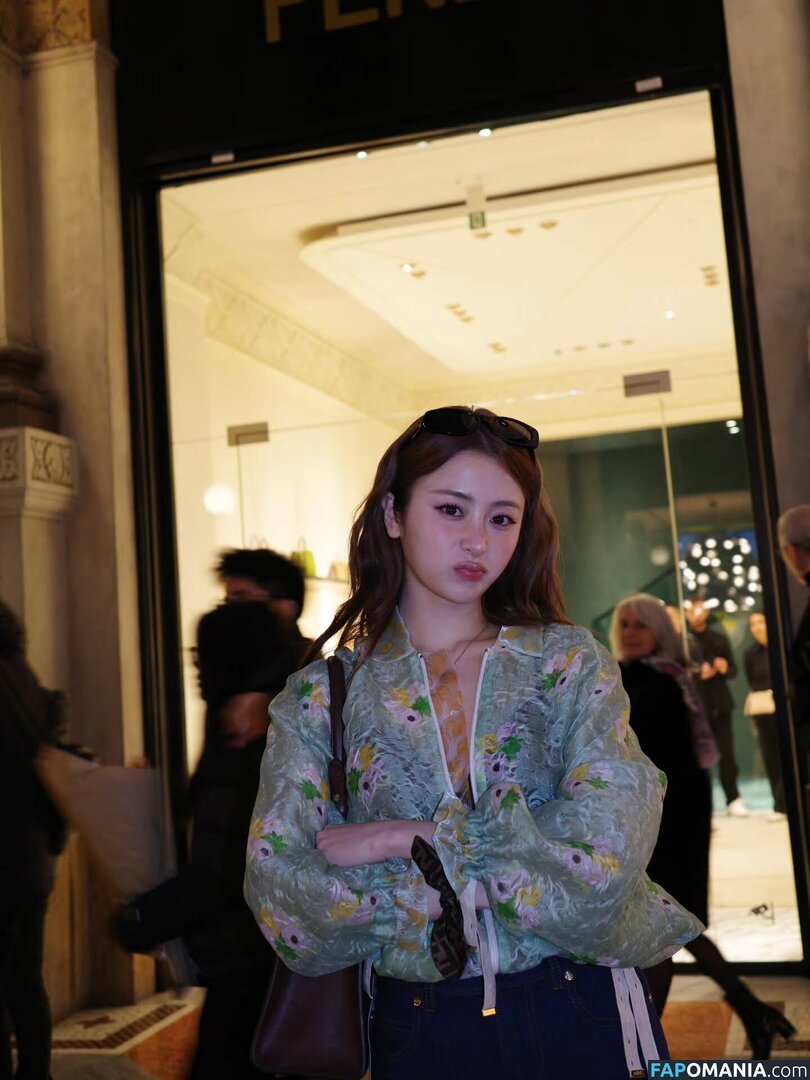 Huh Yunjin 허윤진 / LESSERAFIM / yunjin_lesserafims Γυμνός OnlyFans  Διαρρεύσαστη φωτογραφία #32