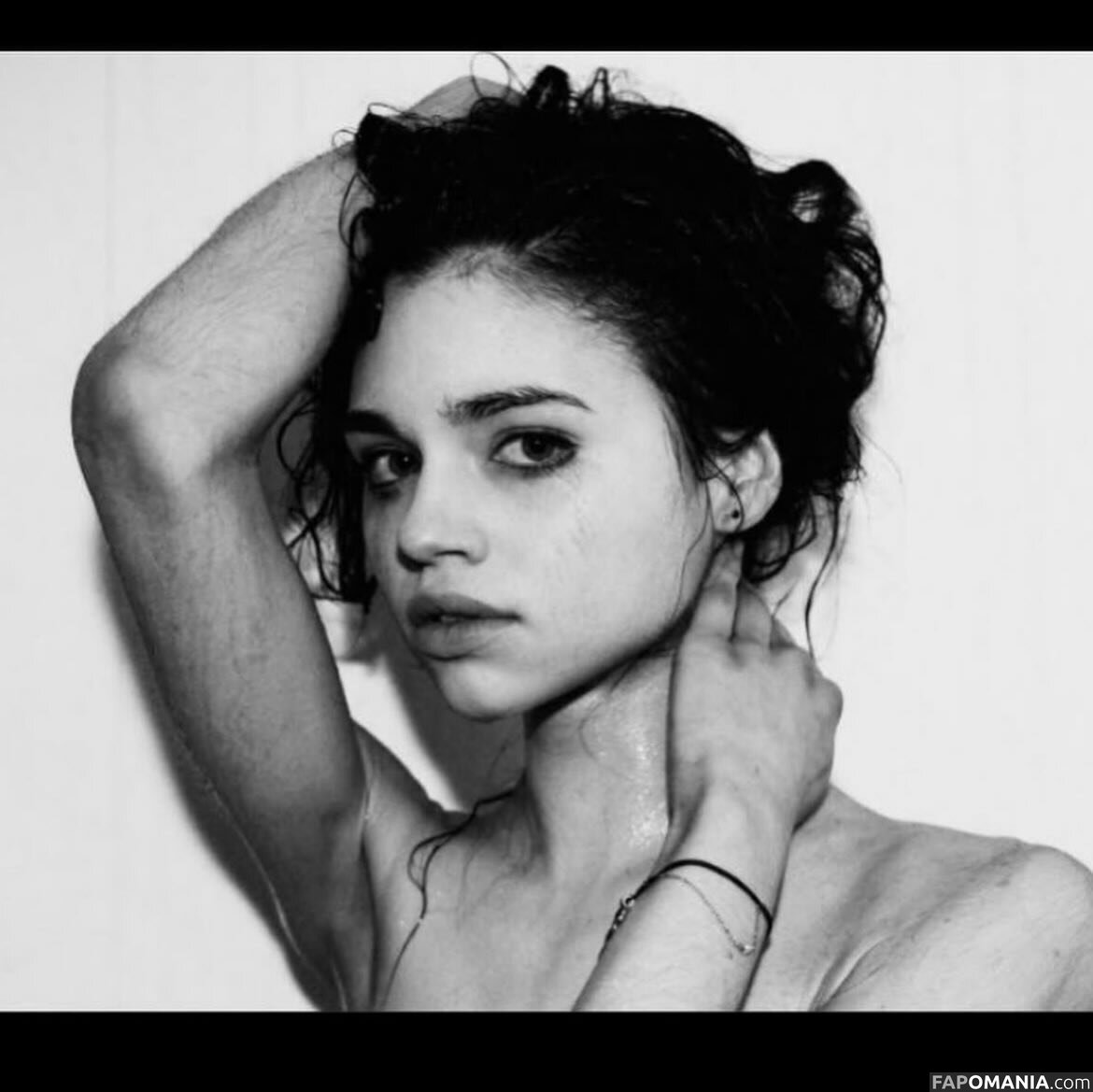 India Eisley / https: / indiaeisley Γυμνός OnlyFans  Διαρρεύσαστη φωτογραφία #1