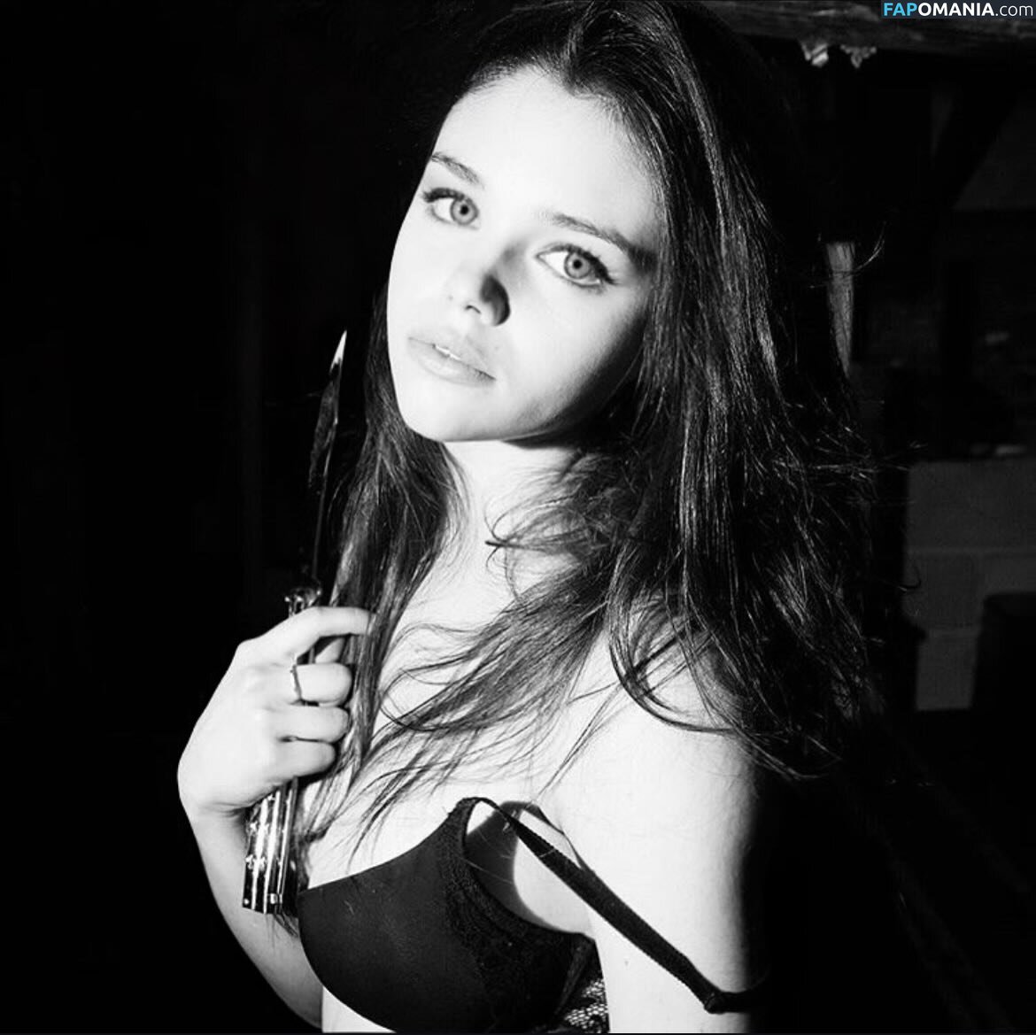 India Eisley / https: / indiaeisley Γυμνός OnlyFans  Διαρρεύσαστη φωτογραφία #2