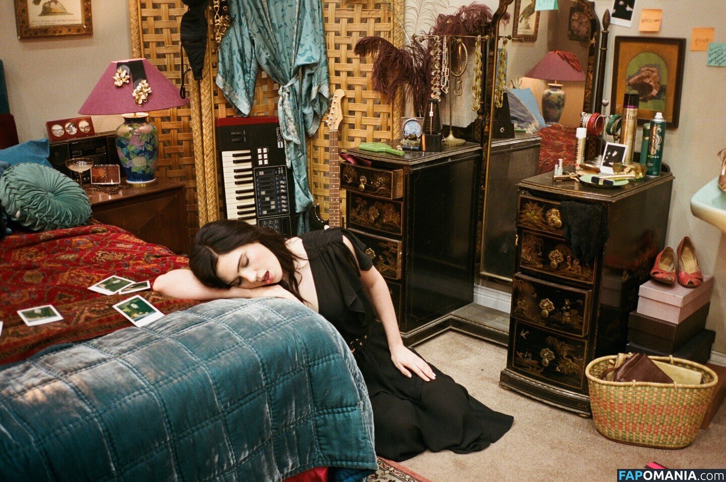 Julia Cumming (Sunflower Bean Singer / Julia Cumming (Sunflower Bean Singer/Bassist) / sunflowerbean Γυμνός OnlyFans  Διαρρεύσαστη φωτογραφία #6