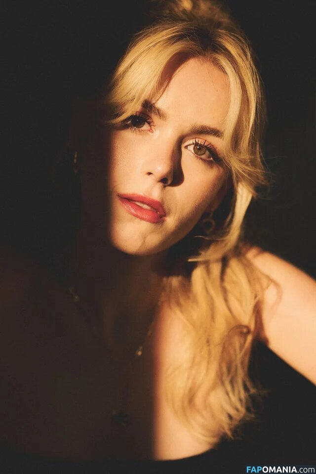 AdventuresSabrina / Kiernan Shipka / kiernanshipka Γυμνός OnlyFans  Διαρρεύσαστη φωτογραφία #21