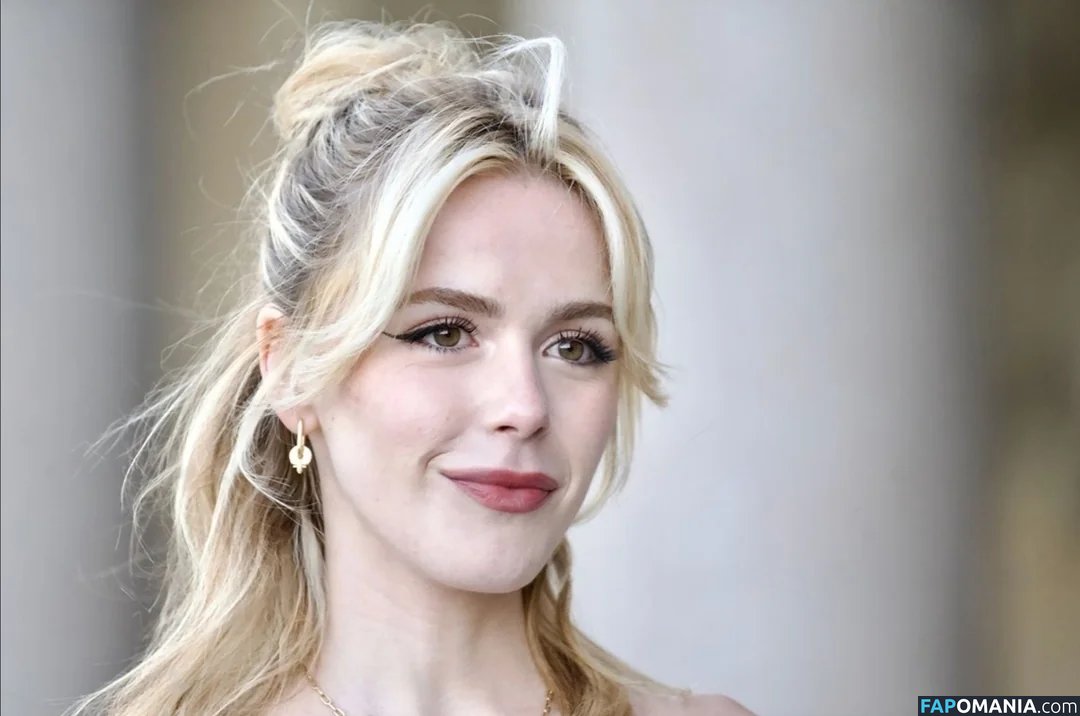 AdventuresSabrina / Kiernan Shipka / kiernanshipka Γυμνός OnlyFans  Διαρρεύσαστη φωτογραφία #96