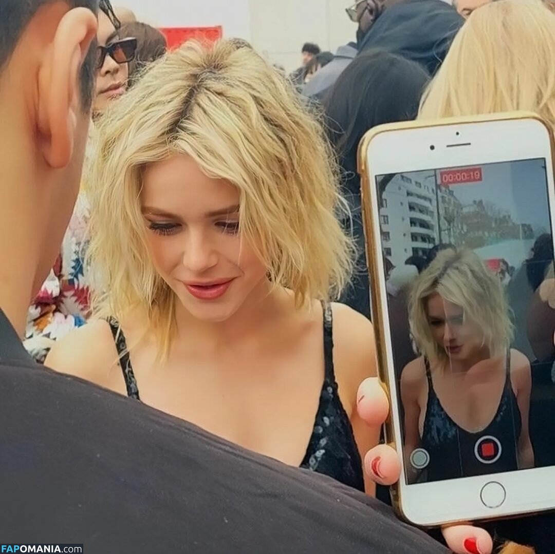 AdventuresSabrina / Kiernan Shipka / kiernanshipka Γυμνός OnlyFans  Διαρρεύσαστη φωτογραφία #496